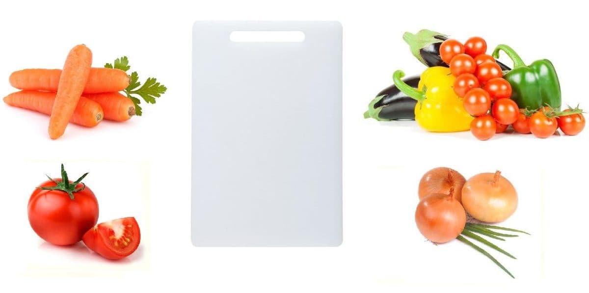 MEDIUM SIZED WHITE PLASTIC CHOPPING Board 033