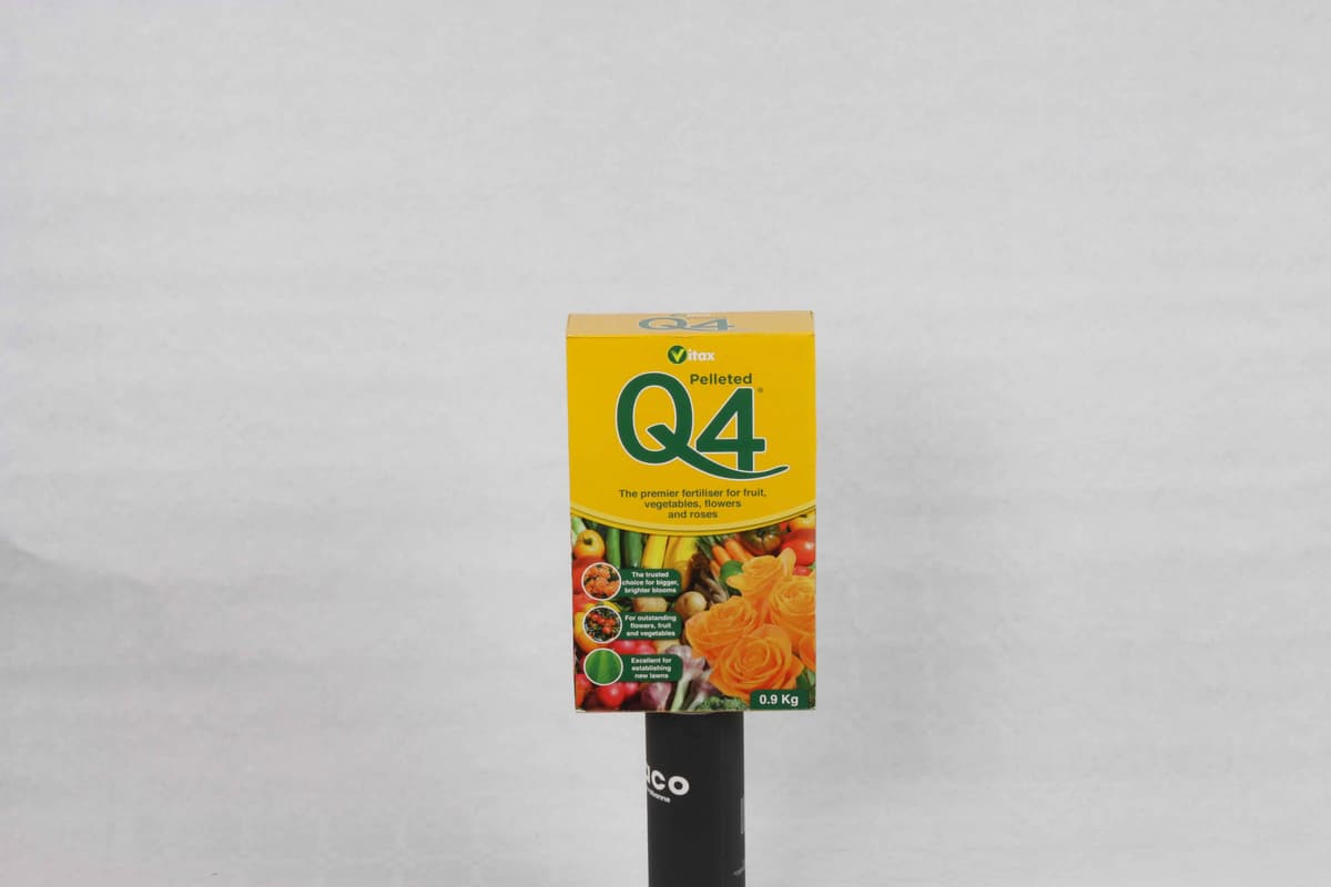 Vitax Q4+ 0.9kg.