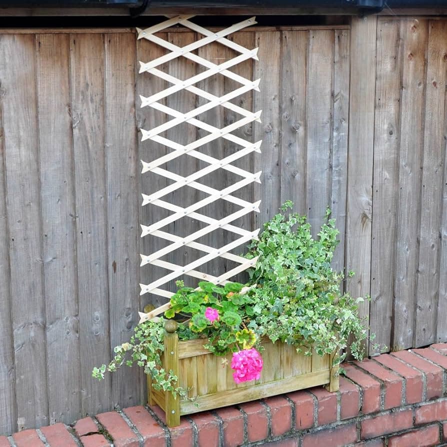 Kingfisher Large Trellis with Rivets Natural [TR2HD]