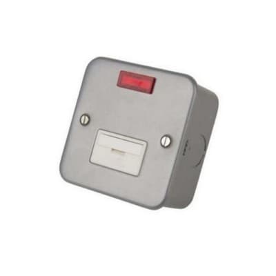 STATUS  13 Amp Unswitched Connection Unit 1pk