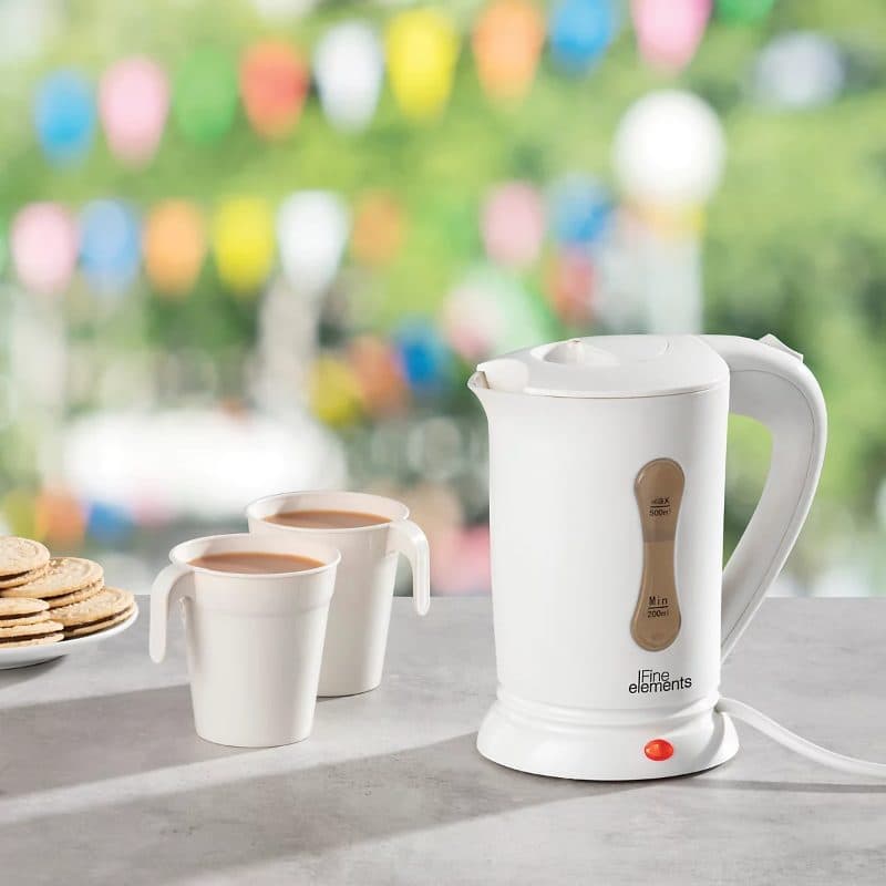 Daewoo 0.5L Dual Voltage Travel Kettle