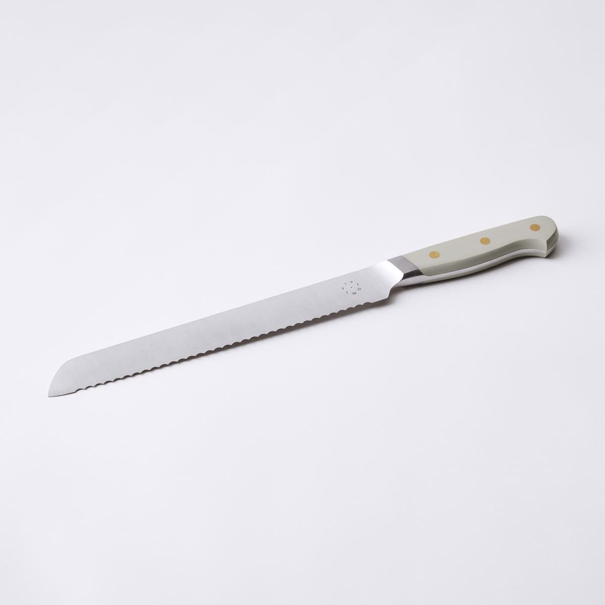 ESSENTIAL BREAD KNIFE