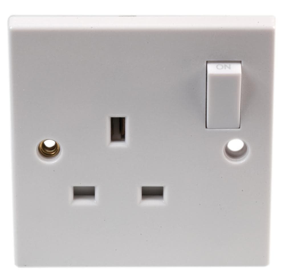 STATUS 1G 13A Switched Wall Socket P/Bag HD
