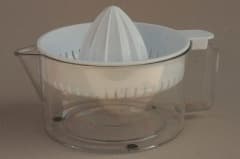Ucsan Plastic Lemon/Fruit Squeezer with Measuring Jug 600ml
